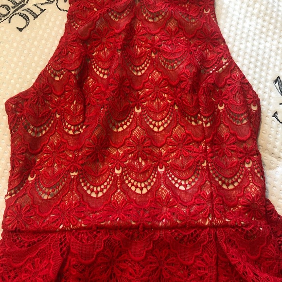 Guess red lace peplum dress - Picture 4 of 4